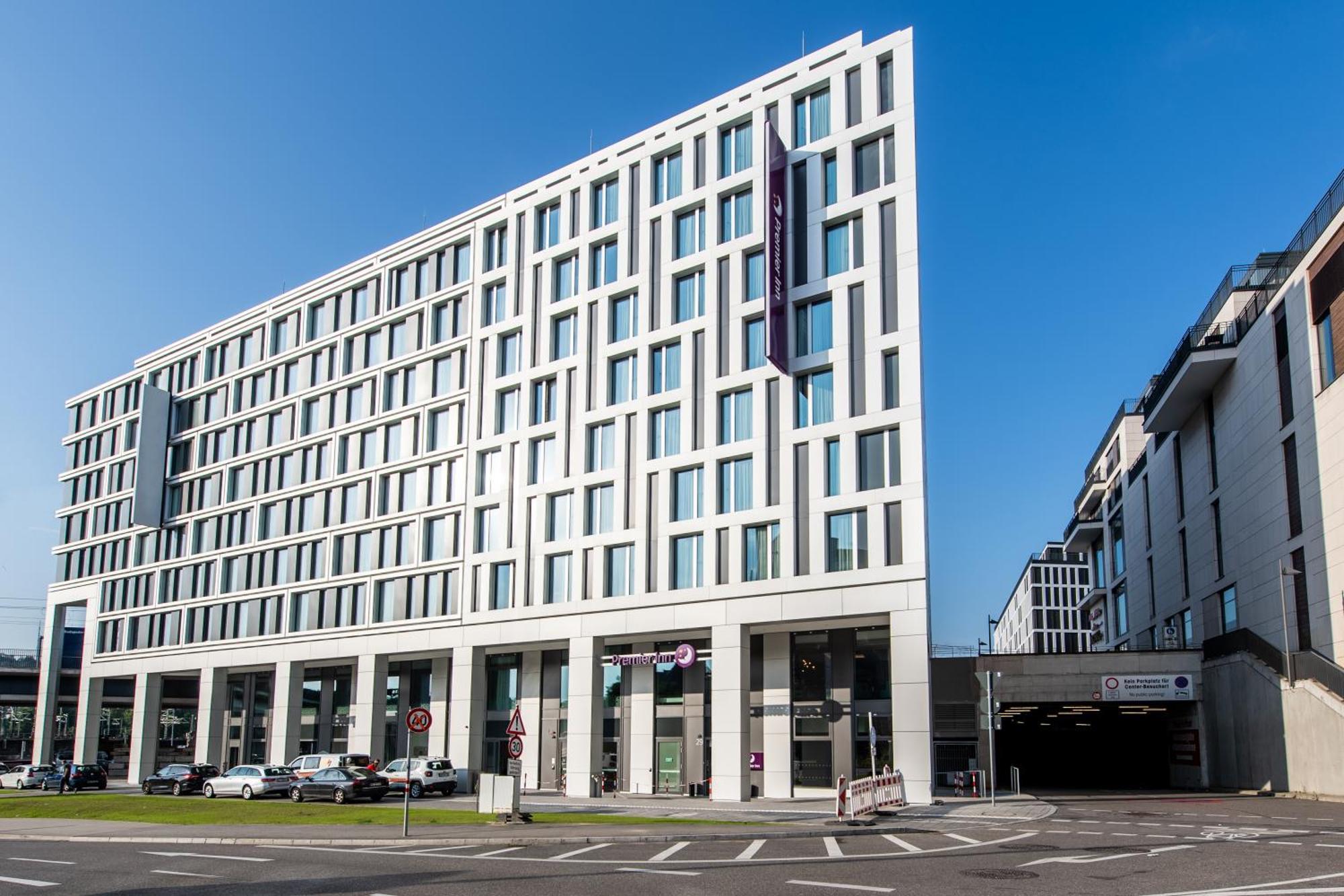 Premier Centre Hotel